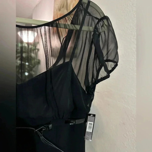 Tahari black dress size 10P (petite) - Picture 5 of 9